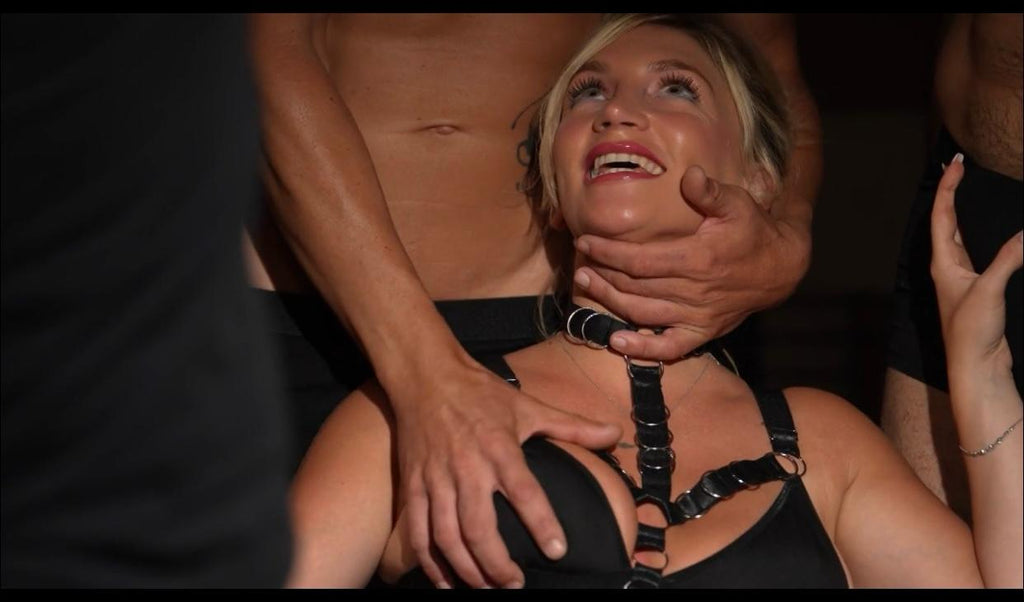 Ensemble "Domination Noire" – Porté par Irina Kovalenko dans Les Dompteuses (Gangbang – Jacquie et Michel Elite)