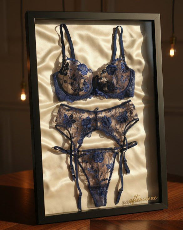 Lingerie exclusive portée par Alice Wild et AD LAURENT disponible sur onlyfans et mym