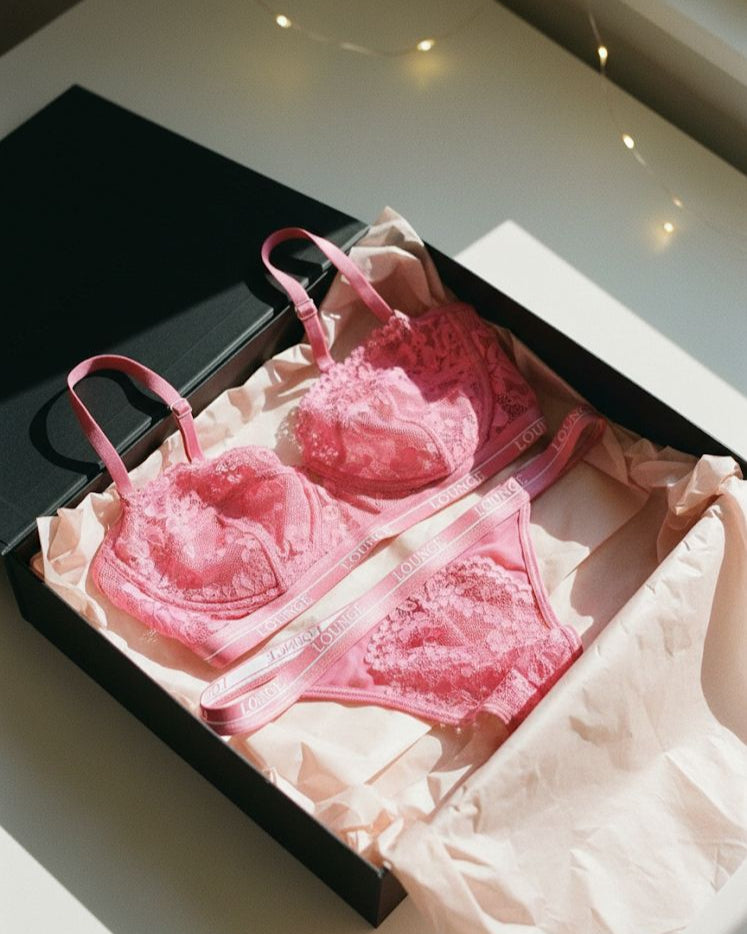 Ensemble rose passion – Porté par Alice Wild (Pièce unique)