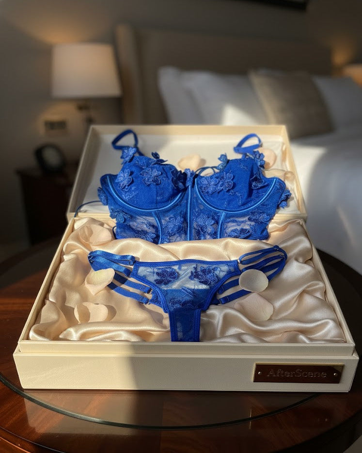 Lingerie Ensemble Blue Mirage – Porté par Ariana Cortez (Pièce unique)