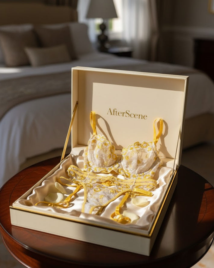 Lingerie Ensemble Golden Hour – Porté par Ariana Cortez (Pièce unique)